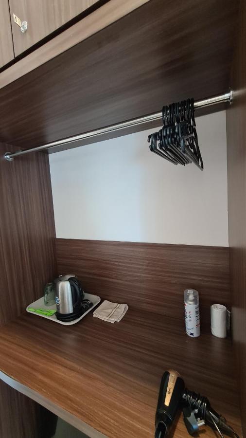 Aeropod Kk Corner Unit Near City And Airport 4 Pax Free Parking Кота-Кинабалу Экстерьер фото